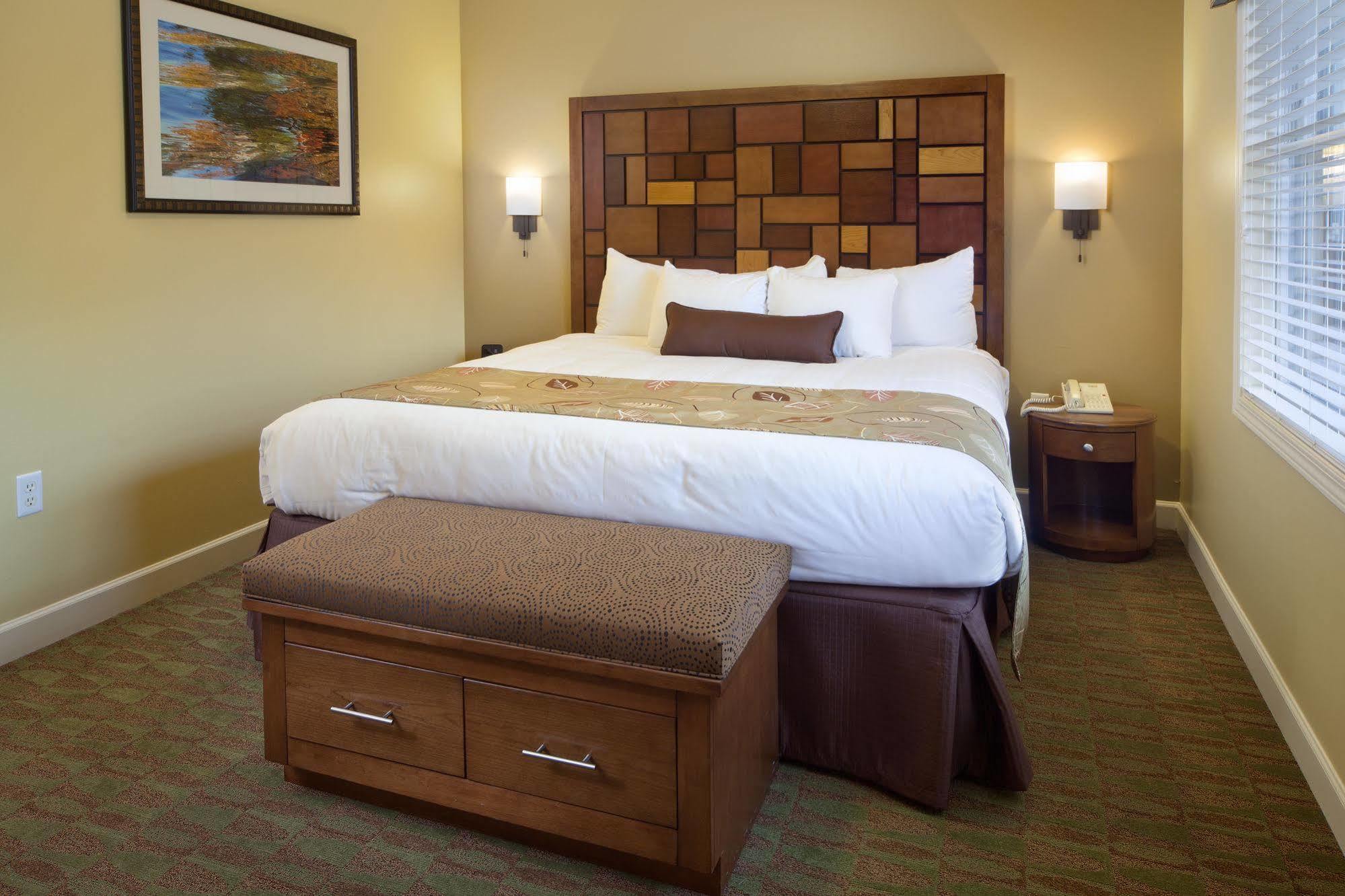 Holiday Inn Club Vacations At Lake Geneva Resort Exterior photo